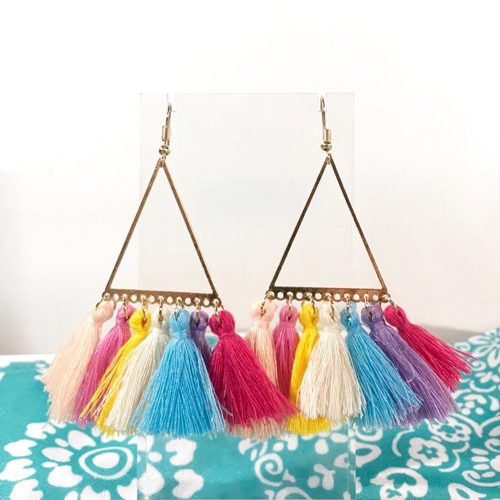 NEW!๐๐TASSEL TRIANGLE HOOP EARRING!๐๐GOLD TONE - Picture 5 of 16